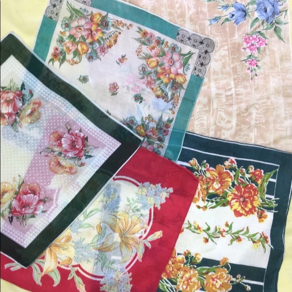 Vintage Accessories - Set 5 Vintage Handkerchiefs, Pretty Ladies Hankies